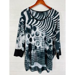 Black White Graphic Zebra Dolman Sleeve Knit Top